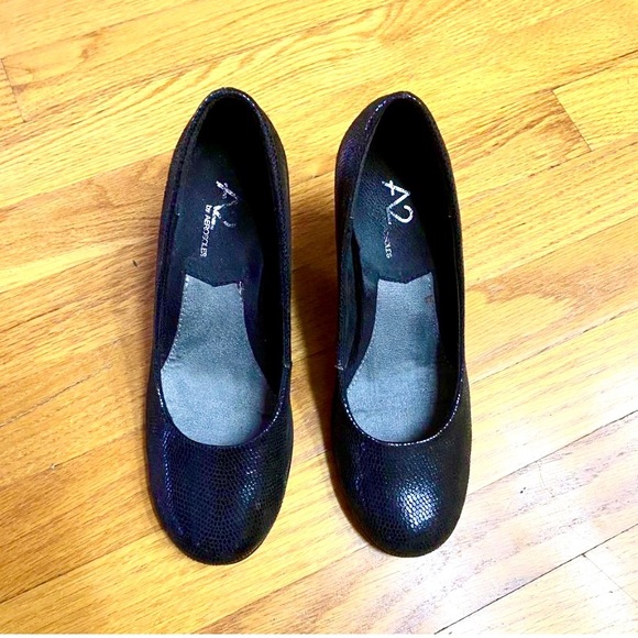 Aerosoles A2 black platform shoes.
Size 7. - Picture 2 of 5
